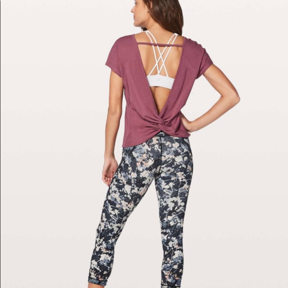 Lululemon Twist it Tee